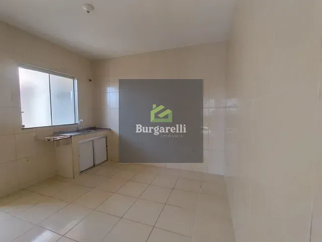 Apartamento 2 quartos e 1 banheiro, para alugar, no bairro Jardim Glória em Lavras