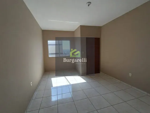 Apartamento 2 quartos e 1 banheiro, para alugar, no bairro Jardim Glória em Lavras