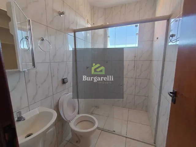 Apartamento 2 quartos e 1 banheiro, para alugar, no bairro Jardim Glória em Lavras
