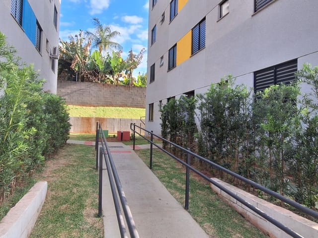Apartamento 2 quartos e 1 banheiro, para alugar, no bairro Centro em Cambé