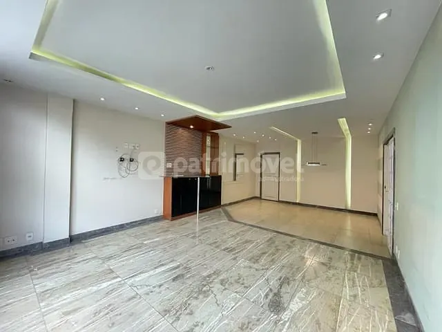 Apartamento com 206m² 3 quartos e 2 banheiros, à venda, no bairro Copacabana em Rio de Janeiro