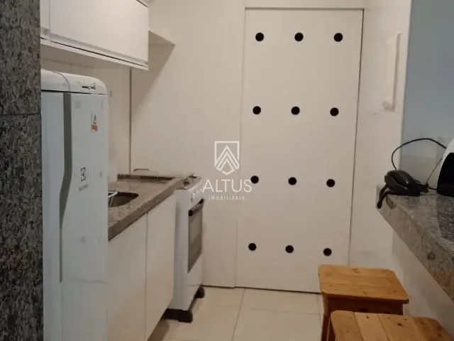 Apartamento 1 quarto e 1 banheiro, para alugar, no bairro Ondina em Salvador