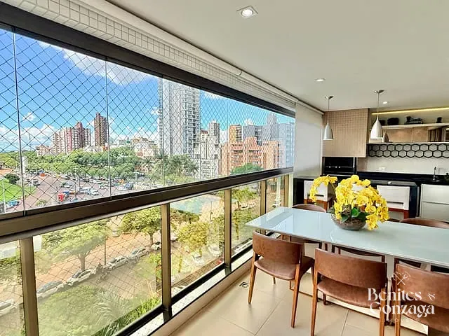 Apartamento com 295m² 3 quartos e 4 banheiros, à venda, no bairro Zona 07 em Maringá