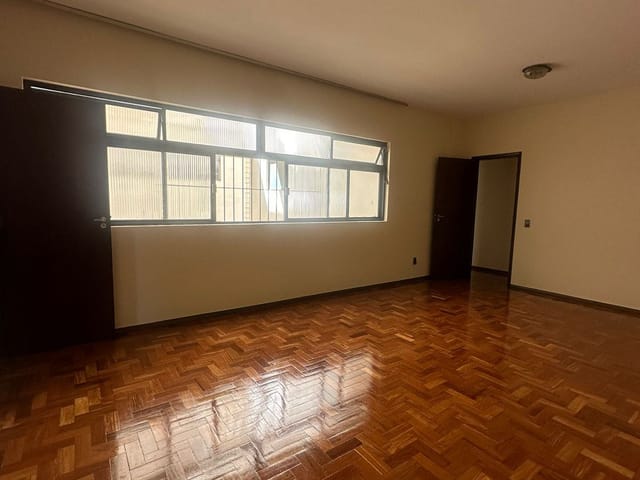 Apartamento 4 quartos e 3 banheiros, à venda, no bairro Centro em Belo Horizonte