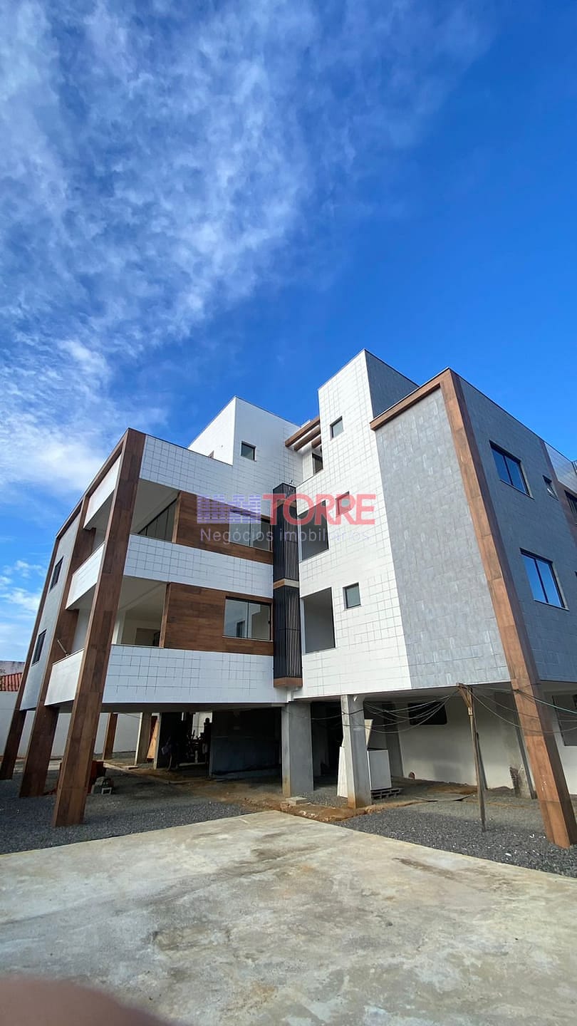 Apartamento à venda com 2 quartos, 70m² - Foto 2