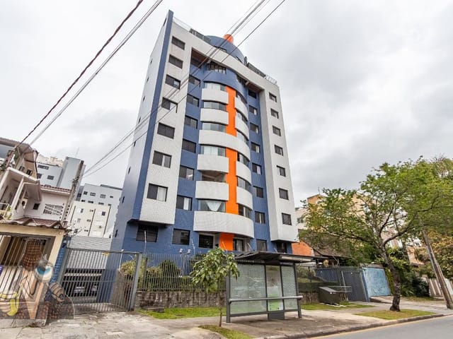 Apartamento 3 quartos e 1 banheiro, para alugar, no bairro Vila Izabel em Curitiba