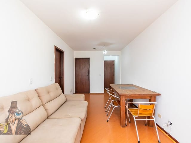 Apartamento 3 quartos e 1 banheiro, para alugar, no bairro Vila Izabel em Curitiba