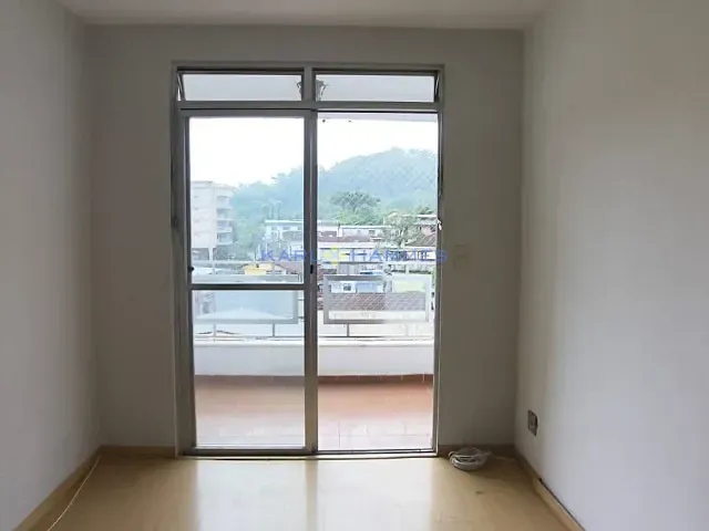 Apartamento 2 quartos e 2 banheiros, à venda, no bairro Bingen em Petrópolis