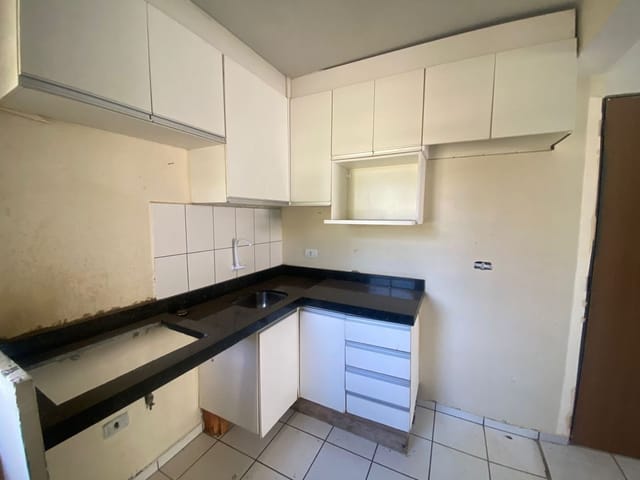 Apartamento com 43m² 2 quartos e 1 banheiro, à venda ou para alugar, no bairro Jd Ana Eliza I em Cambé