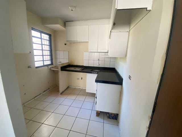 Apartamento com 43m² 2 quartos e 1 banheiro, à venda ou para alugar, no bairro Jd Ana Eliza I em Cambé