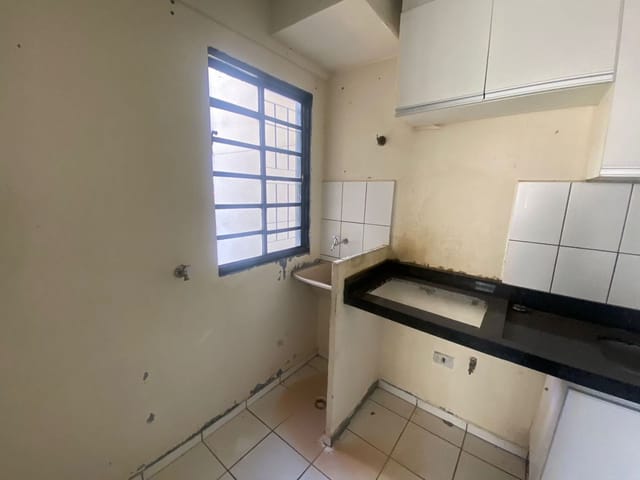Apartamento com 43m² 2 quartos e 1 banheiro, à venda ou para alugar, no bairro Jd Ana Eliza I em Cambé