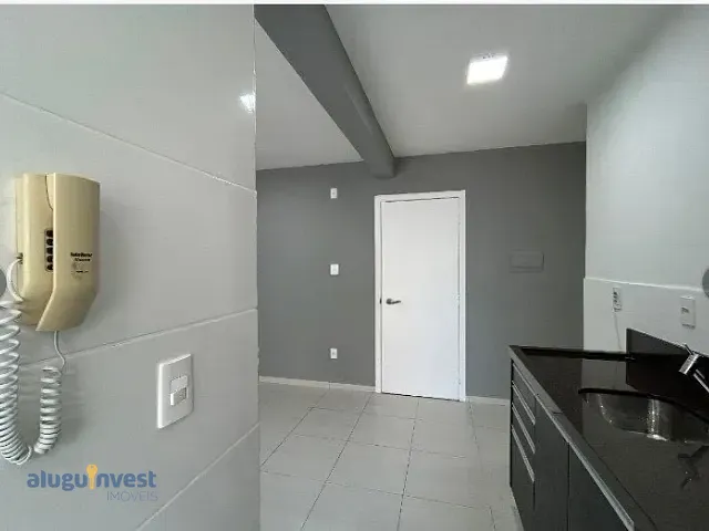 Apartamento 2 quartos e 1 banheiro, à venda, no bairro Pedra Branca em Palhoça