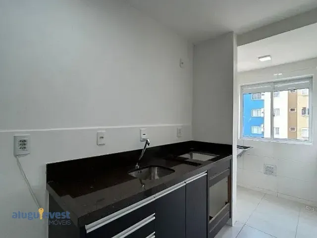 Apartamento 2 quartos e 1 banheiro, à venda, no bairro Pedra Branca em Palhoça