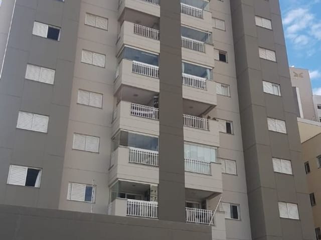 Apartamento com 95m² 2 quartos e 1 banheiro, à venda, no bairro Centro em Cambé