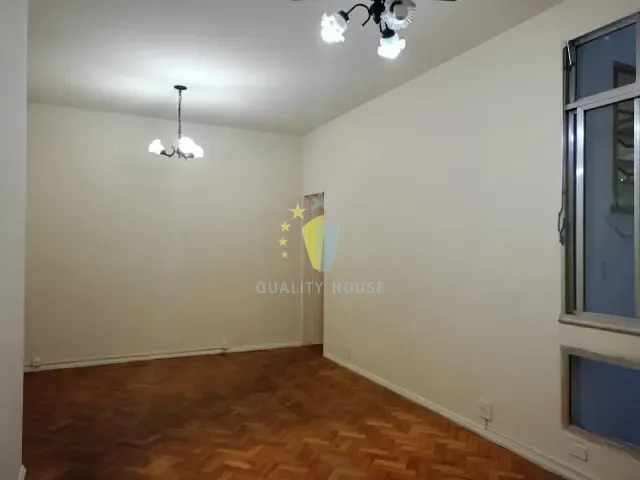 Apartamento 2 quartos e 2 banheiros, para alugar, no bairro Copacabana em Rio de Janeiro