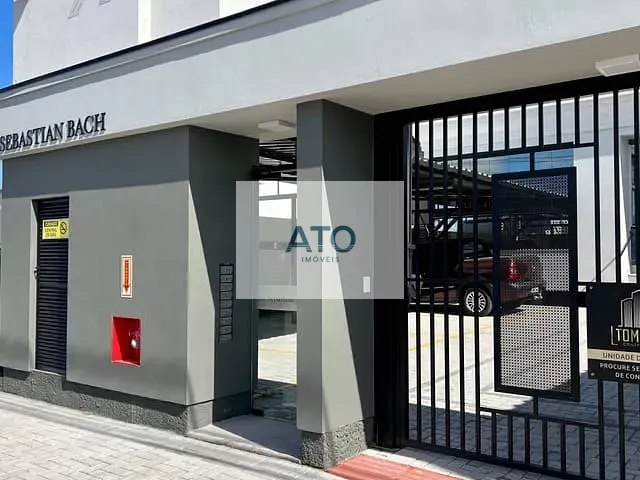 Apartamento 2 quartos e 2 banheiros, à venda, no bairro Universitário em Tijucas