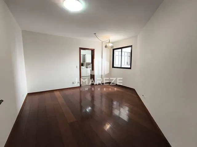 Apartamento com 244m² 3 quartos e 2 banheiros, à venda, no bairro Centro em Apucarana