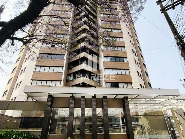 Apartamento com 244m² 3 quartos e 2 banheiros, à venda, no bairro Centro em Apucarana