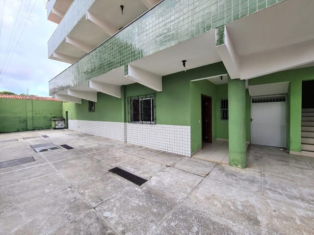 Apartamento 2 quartos e 2 banheiros, à venda, no bairro Jóquei Clube em Fortaleza