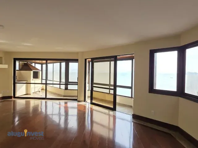 Apartamento com 307m² 4 quartos e 1 banheiro, para alugar, no bairro Centro em Florianópolis