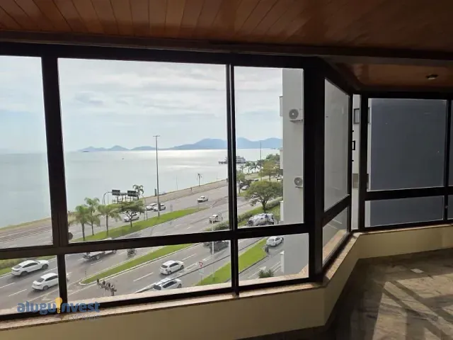 Apartamento com 307m² 4 quartos e 1 banheiro, para alugar, no bairro Centro em Florianópolis