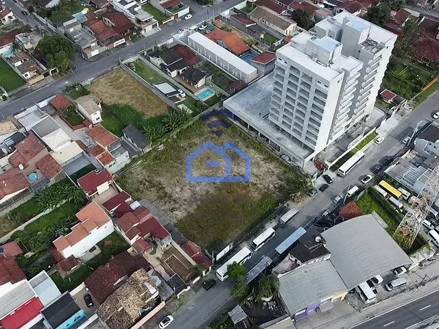 Apartamento 2 quartos e 2 banheiros, à venda, no bairro Praia das Palmeiras em Caraguatatuba