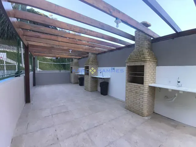 Apartamento 2 quartos e 2 banheiros, à venda, no bairro Duarte Silveira em Petrópolis