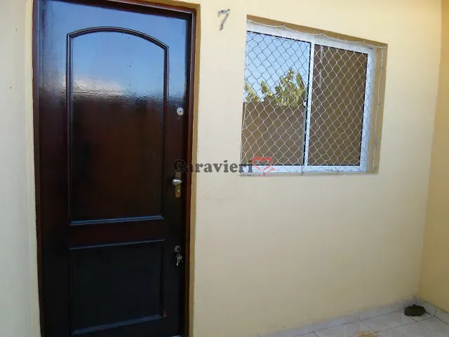 Casa 2 quartos e 1 banheiro, para alugar, no bairro Vila Araguaia em São Paulo