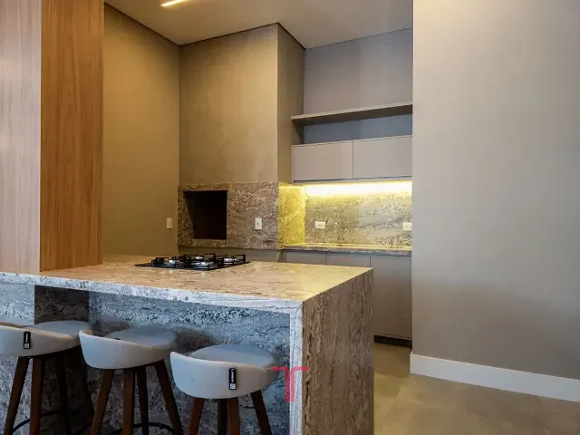 Apartamento com 194m² 3 quartos e 3 banheiros, à venda, no bairro Cristo Rei em Curitiba