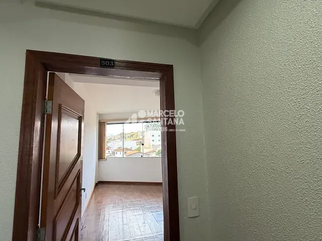 Apartamento 3 quartos e 2 banheiros, para alugar, no bairro Candeias em Vitória da Conquista