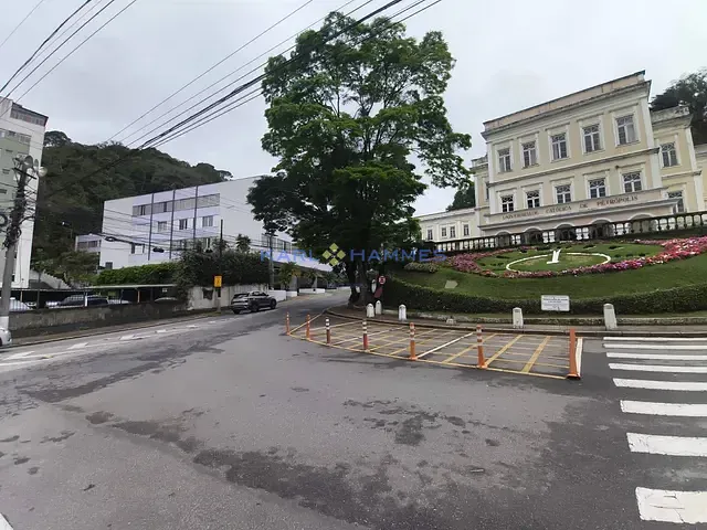 Apartamento 4 quartos e 4 banheiros, à venda, no bairro Centro em Petrópolis