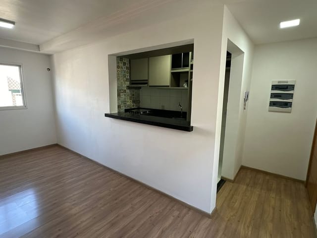 Apartamento 2 quartos e 1 banheiro, para alugar, no bairro Centro em Cambé