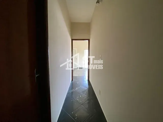 Apartamento com 206m² 3 quartos e 2 banheiros, para alugar, no bairro Centro em Andradas