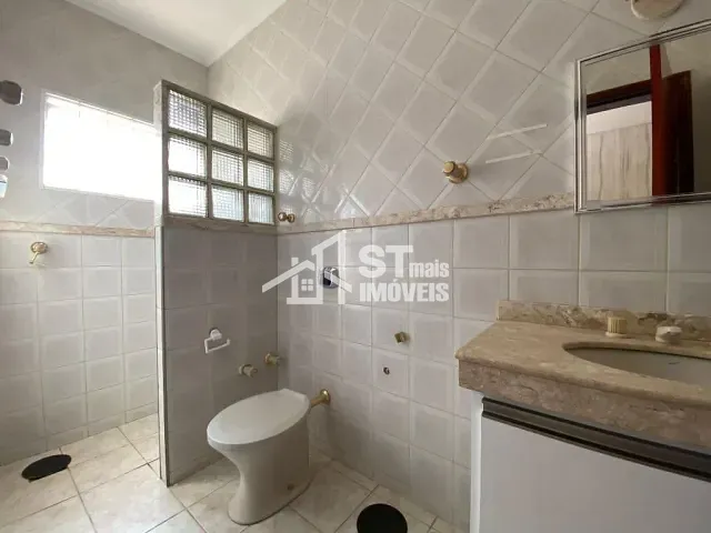 Apartamento com 206m² 3 quartos e 2 banheiros, para alugar, no bairro Centro em Andradas