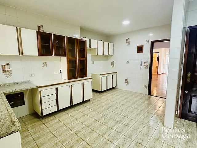 Apartamento 4 quartos e 3 banheiros, à venda, no bairro Zona 01 em Maringá