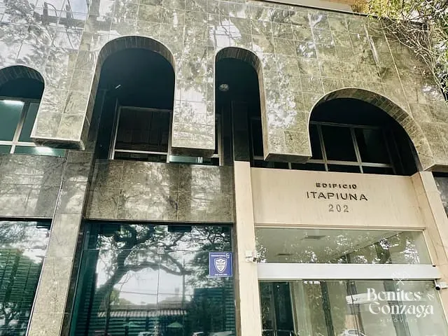 Apartamento 4 quartos e 3 banheiros, à venda, no bairro Zona 01 em Maringá
