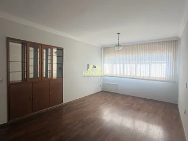 Apartamento com 104m² 3 quartos e 2 banheiros, para alugar, no bairro Centro em Salto
