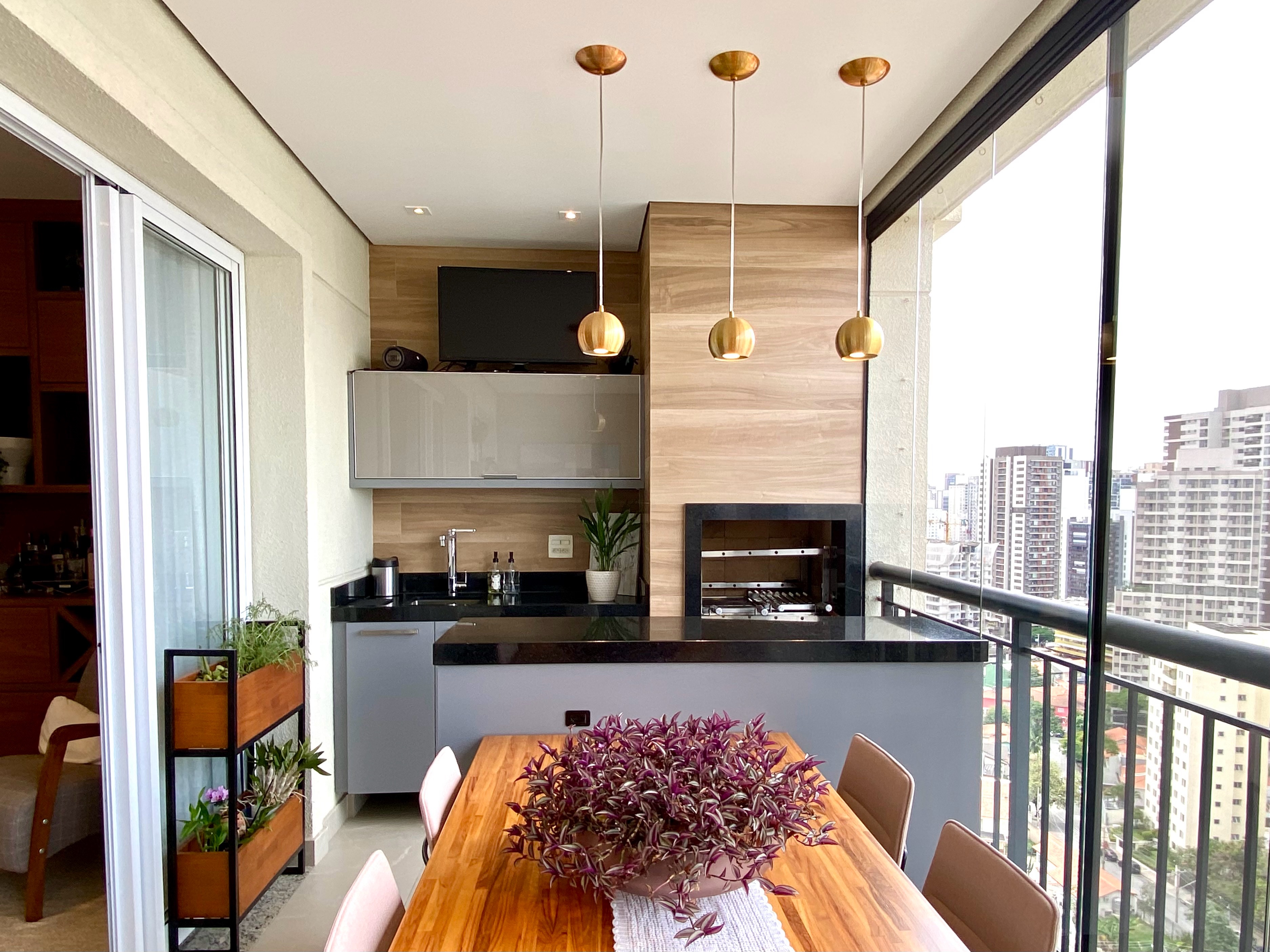 Apartamento de 129 m² com varanda gourmet e 3 vagas no Edifício Sonatta
