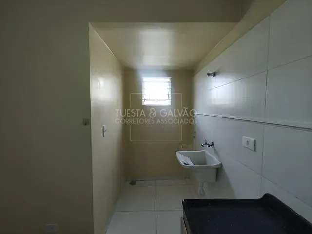 Apartamento com 53m² 3 quartos e 1 banheiro, para alugar, no bairro Vila Guarani em Colombo