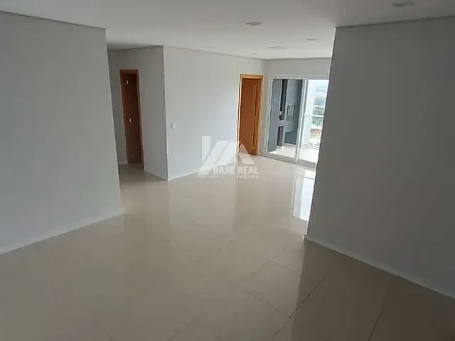 Apartamento com 123m² 4 quartos e 2 banheiros, para alugar, no bairro Oficinas em Ponta Grossa