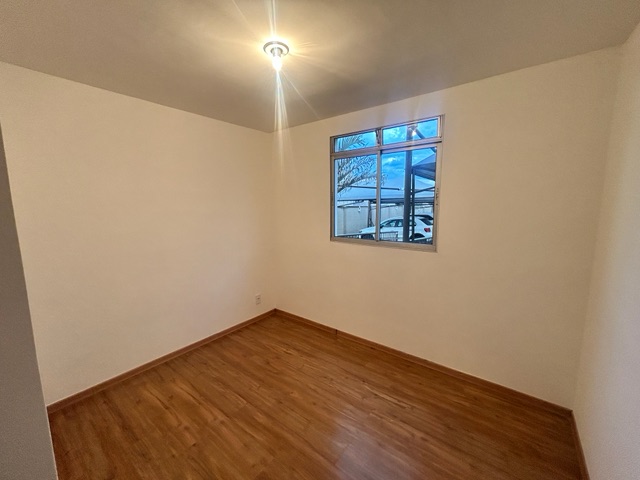 Apartamento 2 quartos e 1 banheiro, à venda, no bairro Bom Jesus em Contagem