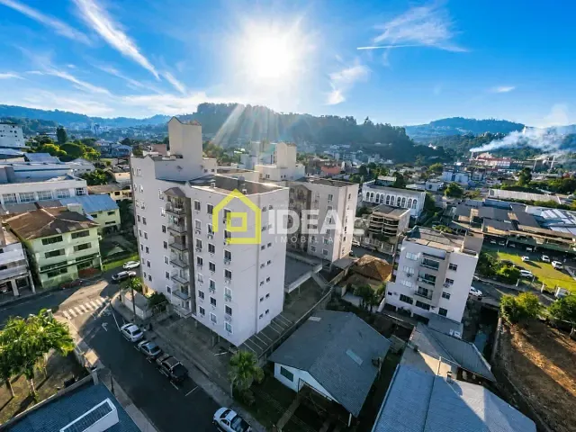 Apartamento 3 quartos e 2 banheiros, para alugar, no bairro Centro em Concórdia