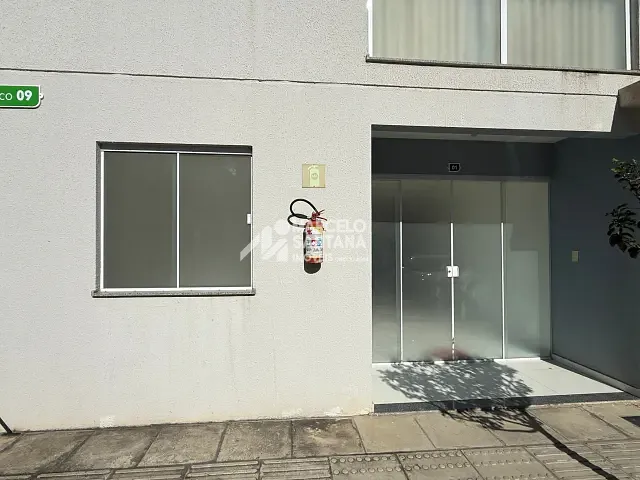 Apartamento 3 quartos e 2 banheiros, para alugar, no bairro Candeias em Vitória da Conquista