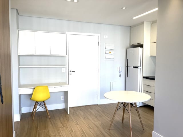 Foto do Apartamento - 1 dormitório, 1 vaga, andar alto, cozinha em conceito aberto, Apto à venda, a 400 mts do metrô Ana Rosa, na Vila Mariana | Paulista Imóveis.