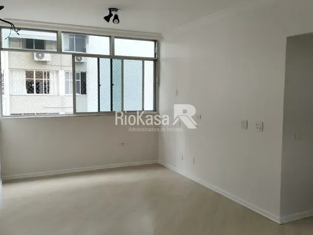 Apartamento 3 quartos e 3 banheiros, para alugar, no bairro Leblon em Rio de Janeiro