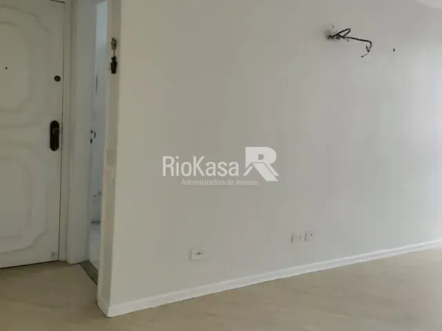 Apartamento 3 quartos e 3 banheiros, para alugar, no bairro Leblon em Rio de Janeiro