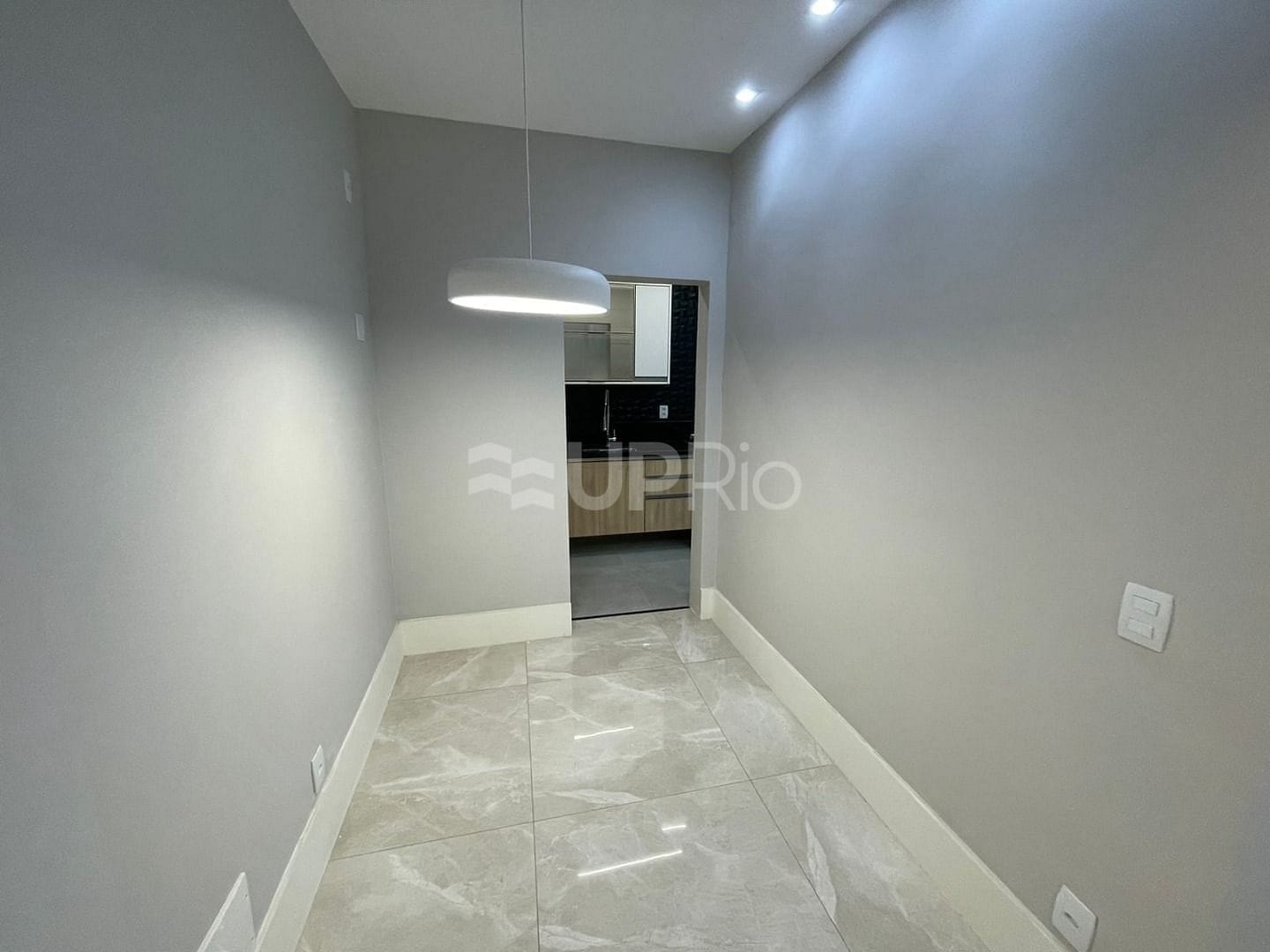 Apartamento à venda com 2 quartos, 78m² - Foto 4
