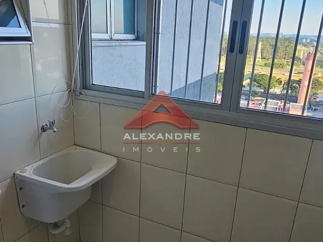 Apartamento 3 quartos e 1 banheiro, à venda ou para alugar, no bairro Vila Industrial em São José dos Campos