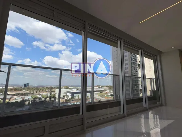 Apartamento com 180m² 4 quartos e 6 banheiros, à venda, no bairro Jardim Goiás em Goiânia