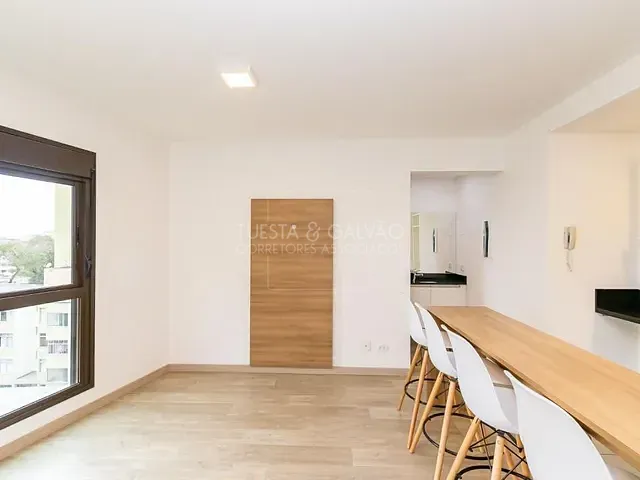 Apartamento com 31m² 1 quarto e 1 banheiro, para alugar, no bairro Água Verde em Curitiba
